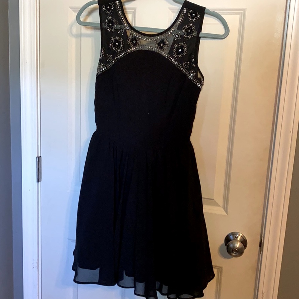Fancy mini with fun beads on collar! Nwot!